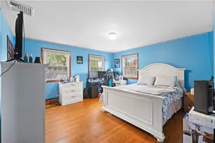 446 Budlong Rd, Cranston, RI 02920 - Photo 18