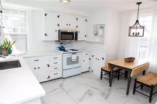 34 Bull St, Newport, RI 02840 - Photo 16