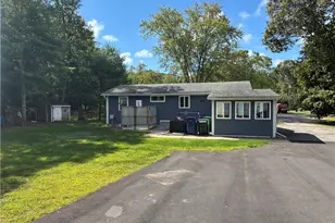 283 Balsam Rd, South Kingstown, RI 02879 - Photo 2