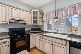 29 Fairview Ave, West Warwick, RI 02893 - Photo 14