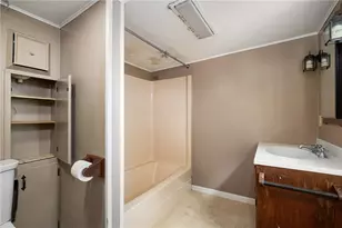 1289 S Rd, East Greenwich, RI 02818 - Photo 12