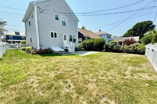 52 Bedlow Ave, Newport, RI 02840 - Photo 26