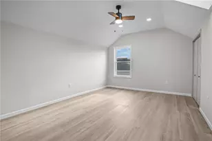 53 Comstock Ave, Providence, RI 02907 - Photo 44