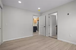 53 Comstock Ave, Providence, RI 02907 - Photo 22