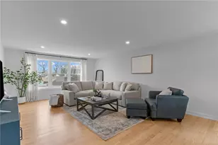 62 Red Maple Ln, Warwick, RI 02886 - Photo 8