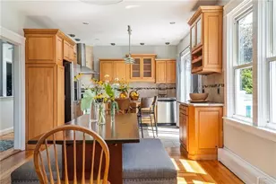 11 Crescent Rd, Middletown, RI 02842 - Photo 12