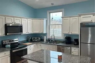 17 Crescent Rd, Middletown, RI 02842 - Photo 2