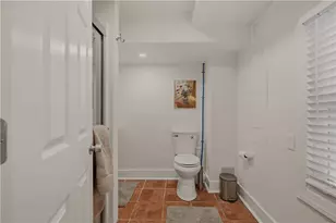 554 E Main Rd, Middletown, RI 02842 - Photo 12