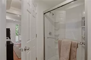 554 E Main Rd, Middletown, RI 02842 - Photo 14