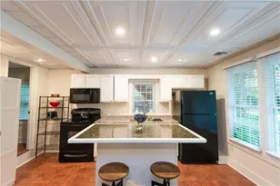 554 E Main Rd, Middletown, RI 02842 - Photo 4