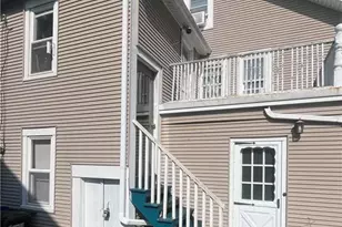 27 Mt Vernon St, Newport, RI 02840 - Photo 4