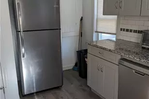 27 Mt Vernon St, Newport, RI 02840 - Photo 8