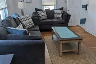 27 Mt Vernon St, Newport, RI 02840 - Photo 6