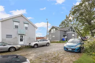 10 Grove St, West Warwick, RI 02893 - Photo 34