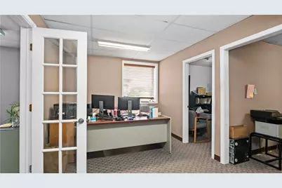 1429 Warwick Avenue, Warwick, RI 02888 - Photo 38