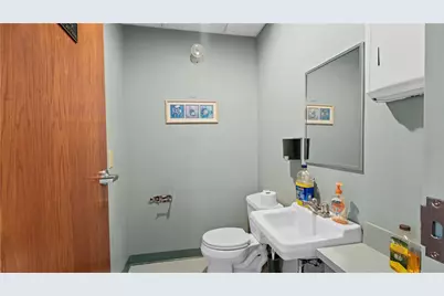 1429 Warwick Avenue, Warwick, RI 02888 - Photo 28