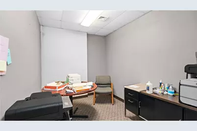 1429 Warwick Avenue, Warwick, RI 02888 - Photo 32