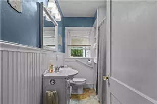 129 Bliss Mine Rd, Newport, RI 02840 - Photo 10