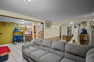 30 Touro St, Providence, RI 02904 - Photo 26
