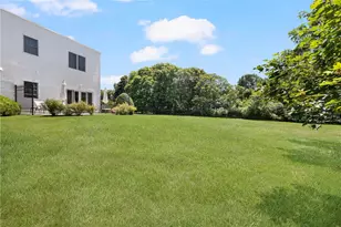 553 Bellevue Ave, Newport, RI 02840 - Photo 6