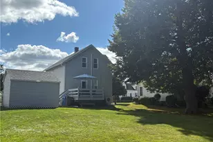 65 Maple Ave, Middletown, RI 02842 - Photo 8