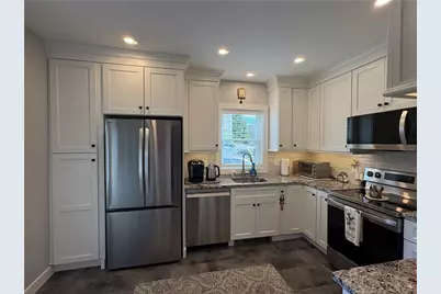 65 Maple Avenue, Middletown, RI 02842 - Photo 12