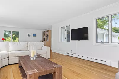 331 Third Beach Road, Middletown, RI 02842 - Photo 10
