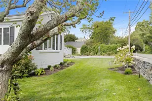 331 3rd Beach Rd, Middletown, RI 02842 - Photo 6