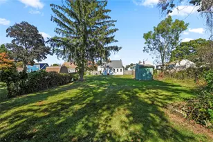 87 Vincent Ave, East Providence, RI 02914 - Photo 18