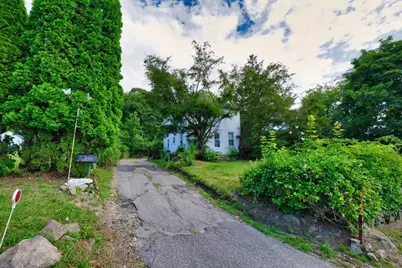 898 Main Road, Tiverton, RI 02878 - Photo 2
