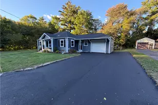 65 Angus St, Coventry, RI 02816 - Photo 2