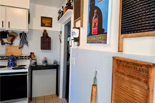 132 Prospect Hill Ave, West Warwick, RI 02893 - Photo 12