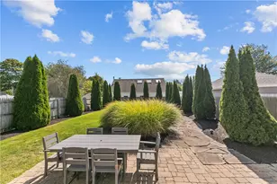 5 Lowndes St, Newport, RI 02840 - Photo 16