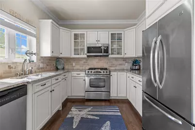 5 Lowndes Street, Newport, RI 02840 - Photo 12