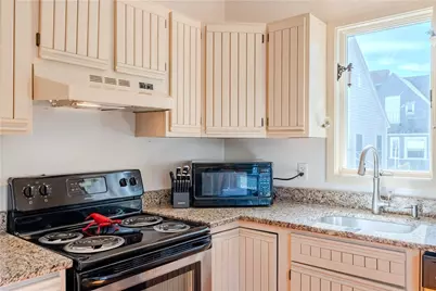 1291 Narragansett Boulevard #4, Cranston, RI 02905 - Photo 8