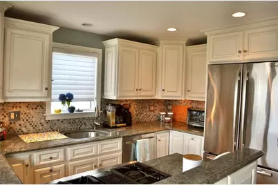 57 Green Street, Portsmouth, RI 02871 - Photo 2