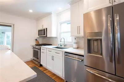 29 Fenner Avenue, Newport, RI 02840 - Photo 10