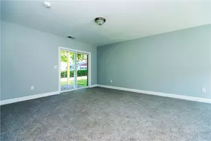 5 June Ct, West Warwick, RI 02816 - Photo 8