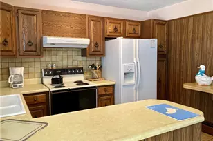 250 Ray Ave, Woonsocket, RI 02895 - Photo 4