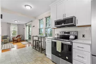 44 Bradford St, Bristol, RI 02809 - Photo 4