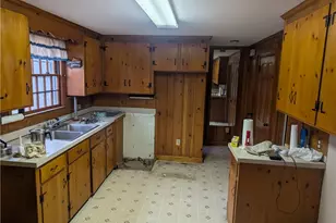 23 Wildrose Ct, Warwick, RI 02888 - Photo 2