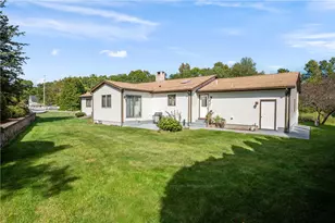 1 Ashley Dr, Lincoln, RI 02865 - Photo 4