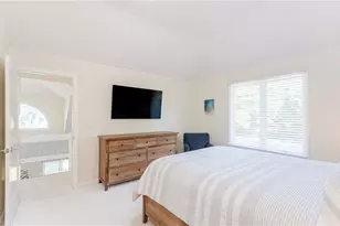 112 Harrison Ave, Newport, RI 02840 - Photo 16