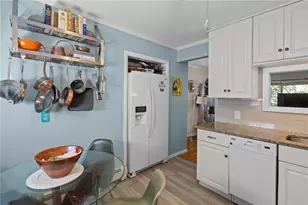 72 W Shore Rd, Warwick, RI 02889 - Photo 10