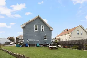 7 Cleveland Ave, Cranston, RI 02920 - Photo 26