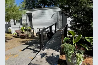 521 Forest Park, Middletown, RI 02842 - Photo 2