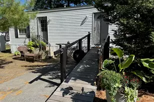 521 Forest Pk, Middletown, RI 02842 - Photo 2