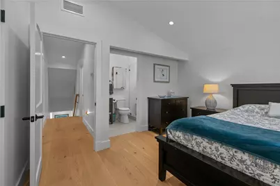 109 Carroll Avenue, Newport, RI 02840 - Photo 32