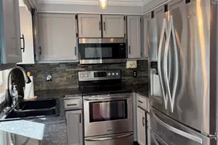 25 Advent St, North Kingstown, RI 02852 - Photo 4