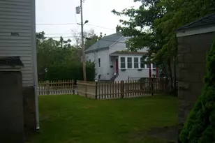 30 Simmons St, Newport, RI 02840 - Photo 14